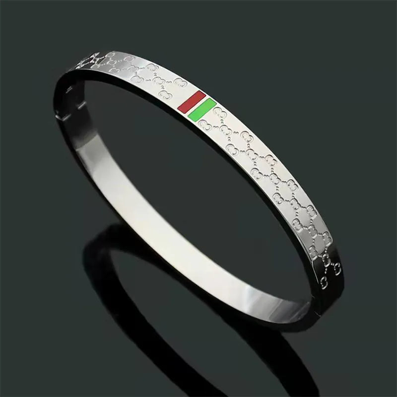 Luxury Gucci Branded kara Bangles-Unisex-for Both Boys And Girls-Adorable And Stylish-Stainless Material-Availible In Golden And Silver Colors.